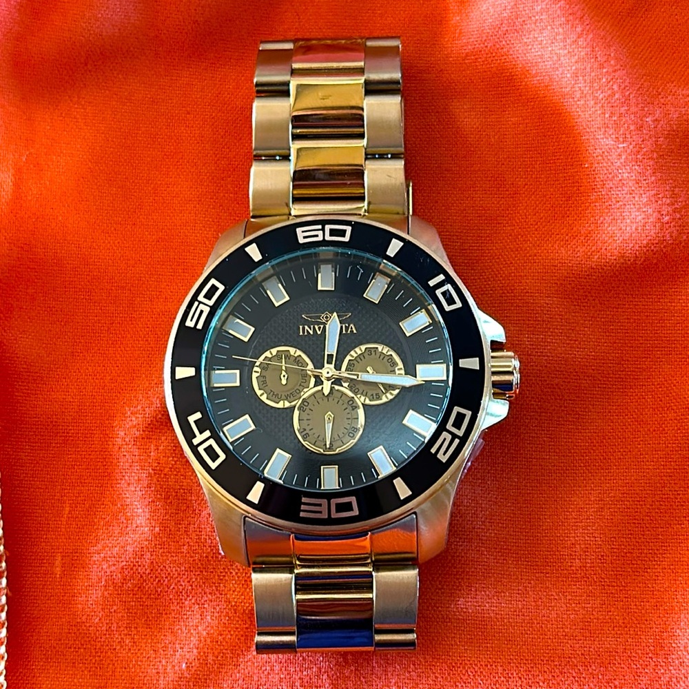 Invicta Pro diver gold watch with black face, New